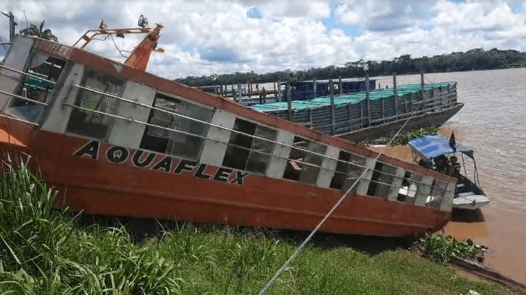 barco-e-sequestrado-por-bolivi
