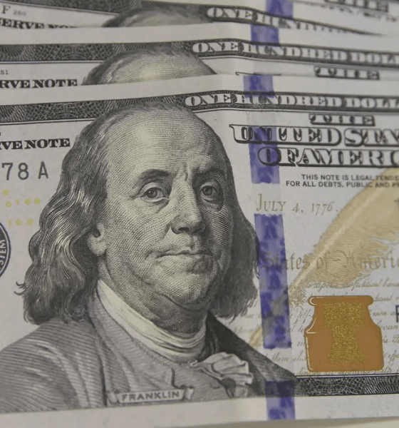 dolar-fecha-a-r-565-maior-valo