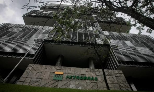 petrobras-vai-convocar-mais-1-