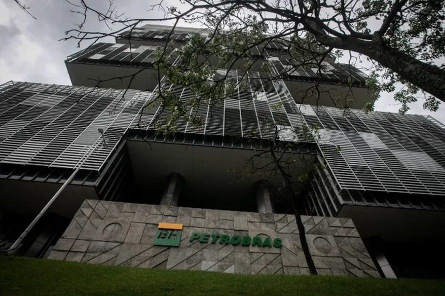 petrobras-vai-convocar-mais-1-