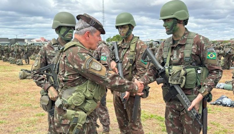 comandante-do-exercito-general