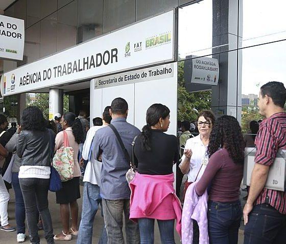 desemprego-sobe-a-65-no-trimes