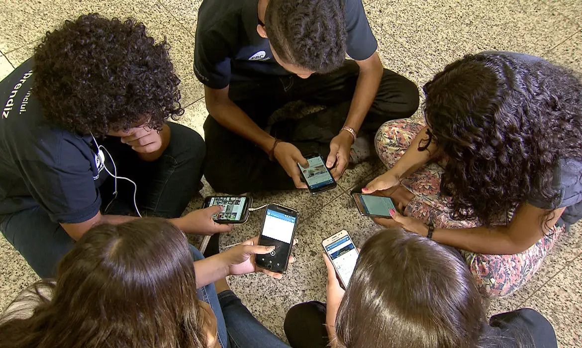 volta-as-aulas-sem-celular-nas