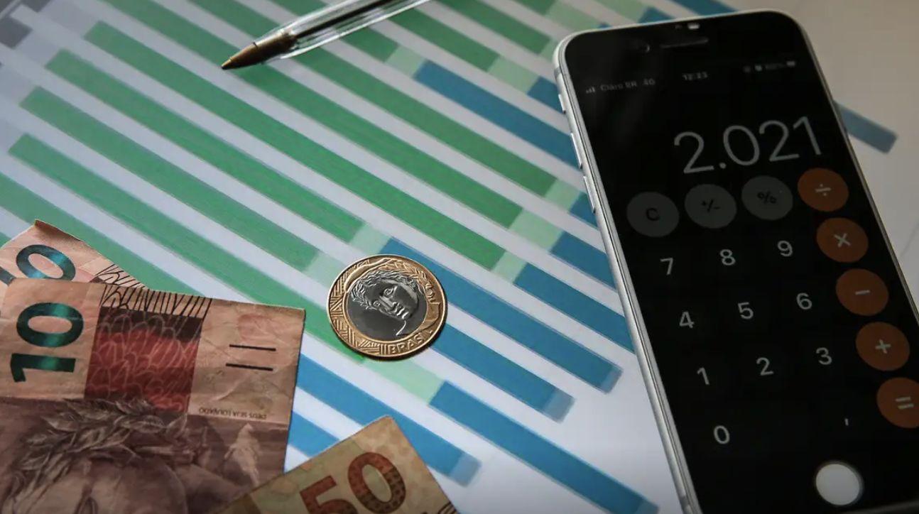 atividade-economica-tem-alta-d