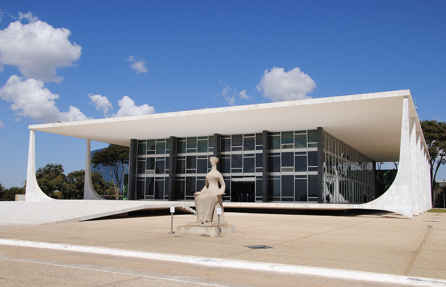 com-generais-na-lista-stf-come
