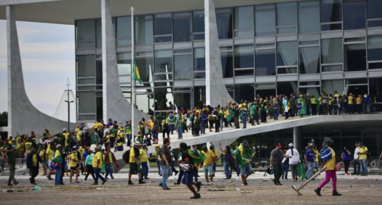denunciada-por-participacao-em