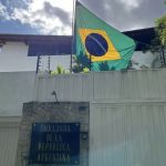 eua-dizem-que-asilados-em-emba