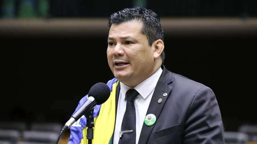 mesa-da-camara-pede-suspensao-