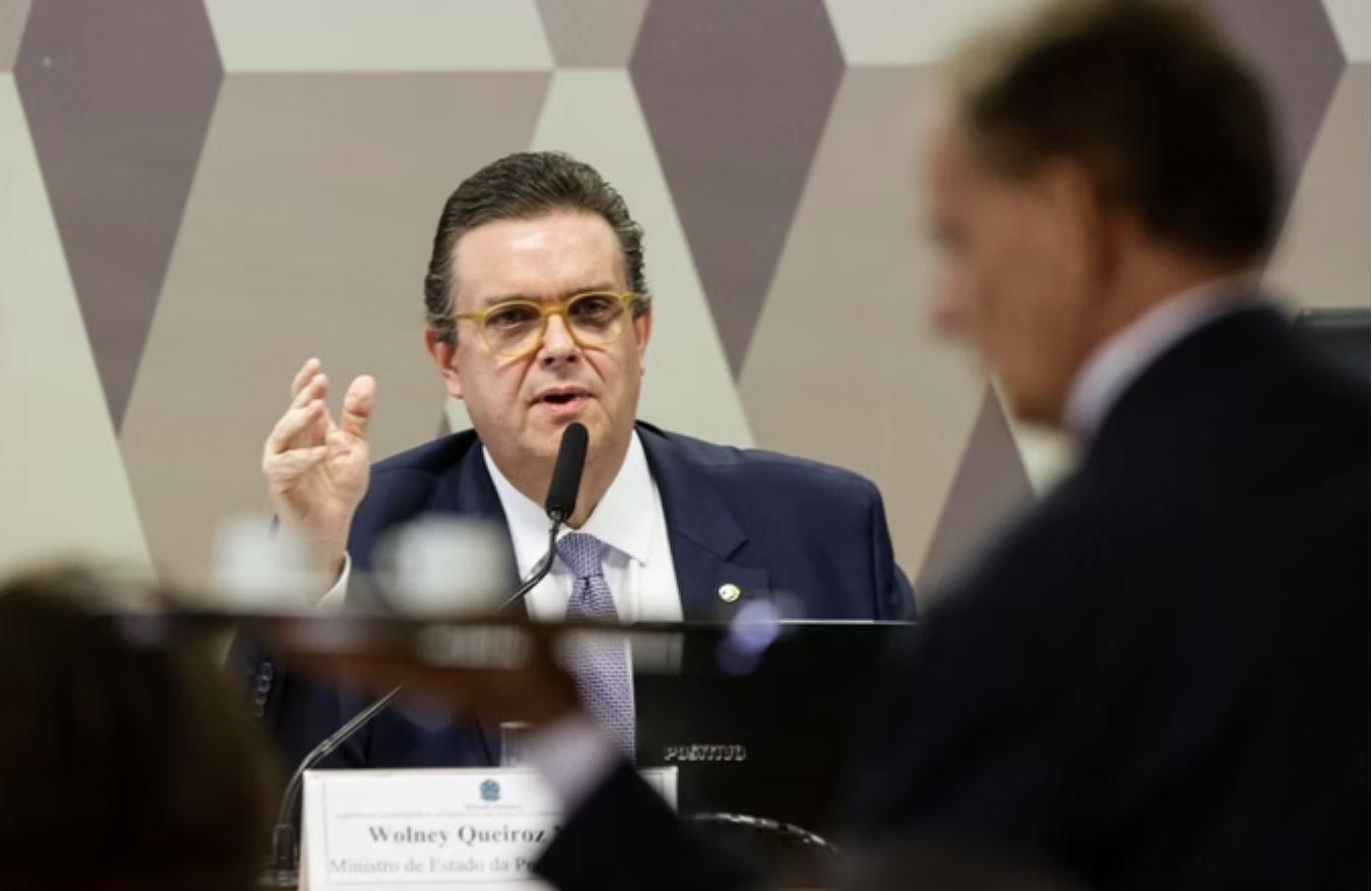 ministro-da-previdencia-fala-s