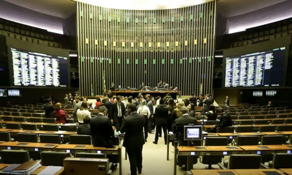 camara-aprova-regime-de-urgenc