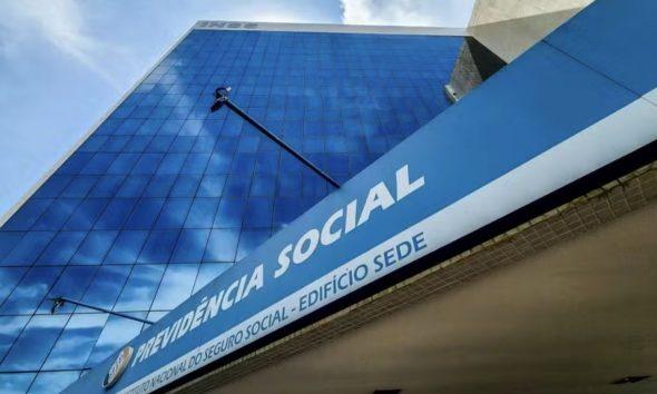 e-boato-que-inss-voltou-a-desc
