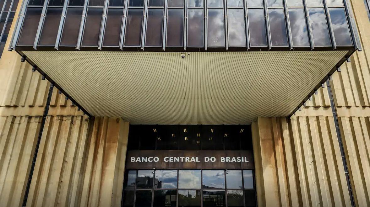 contas-publicas-tem-deficit-de