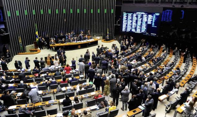 em-derrota-do-governo-federal-