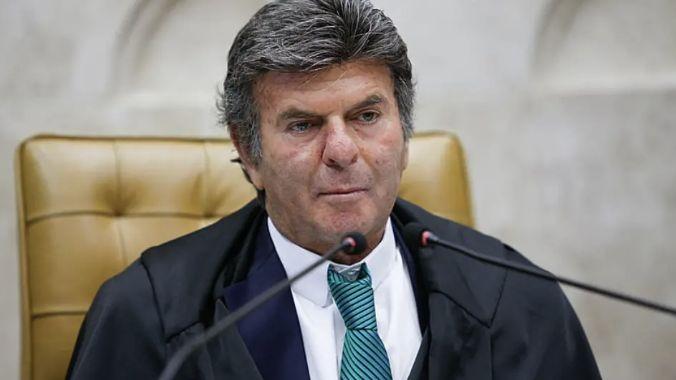fux-diverge-de-moraes-e-vota-c