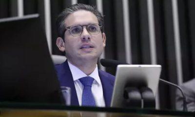 hugo-motta-proibe-reunioes-em-