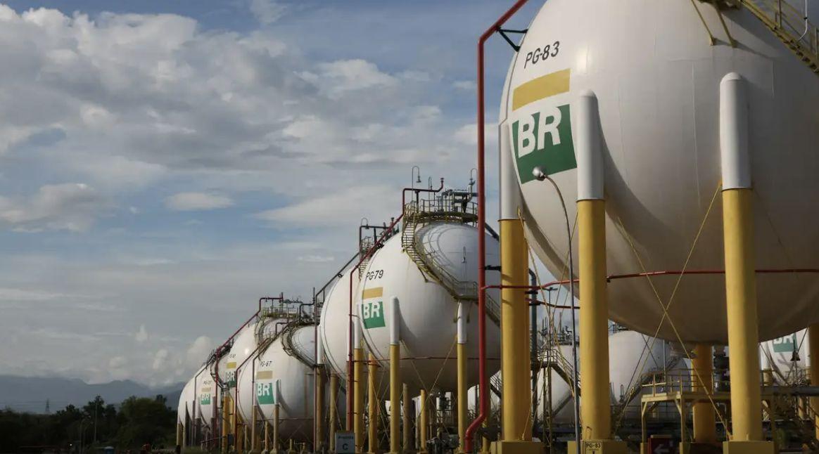 petrobras-reduz-em-14-preco-do