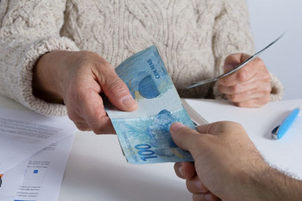 trabalhadores-pagam-o-dobro-de