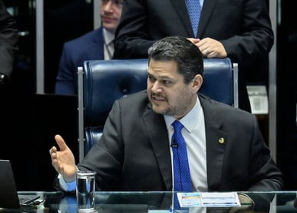 alcolumbre-retoma-controle-do-