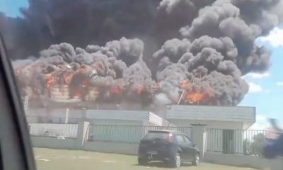 incendio-consome-fabrica-de-mo