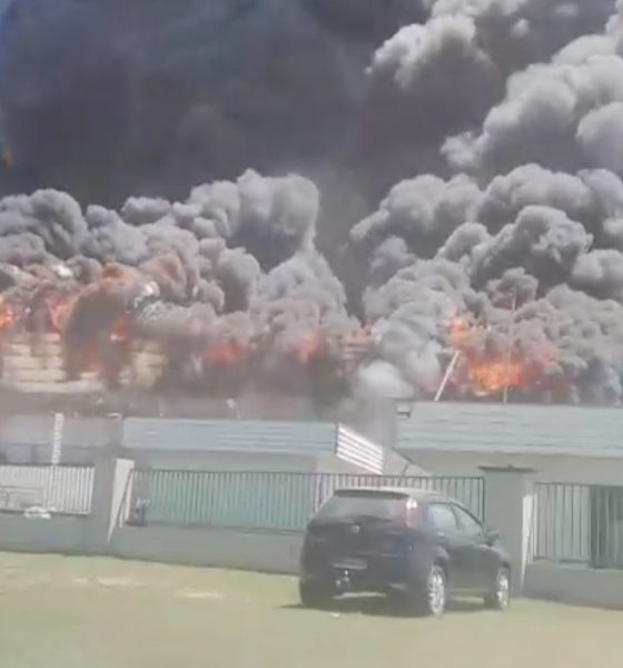 incendio-consome-fabrica-de-mo