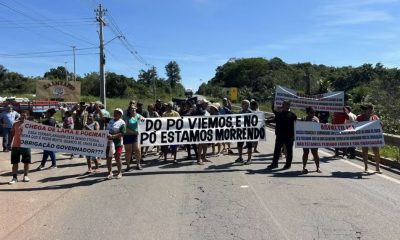 moradores-protestam-por-atraso