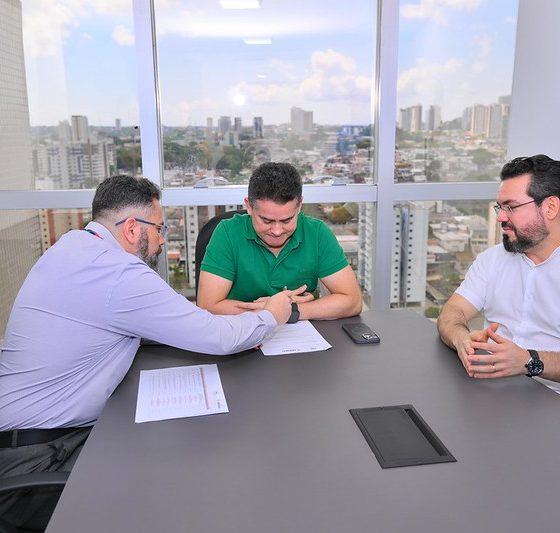 prefeito-david-almeida-assina-