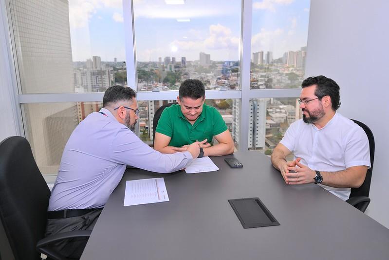 prefeito-david-almeida-assina-