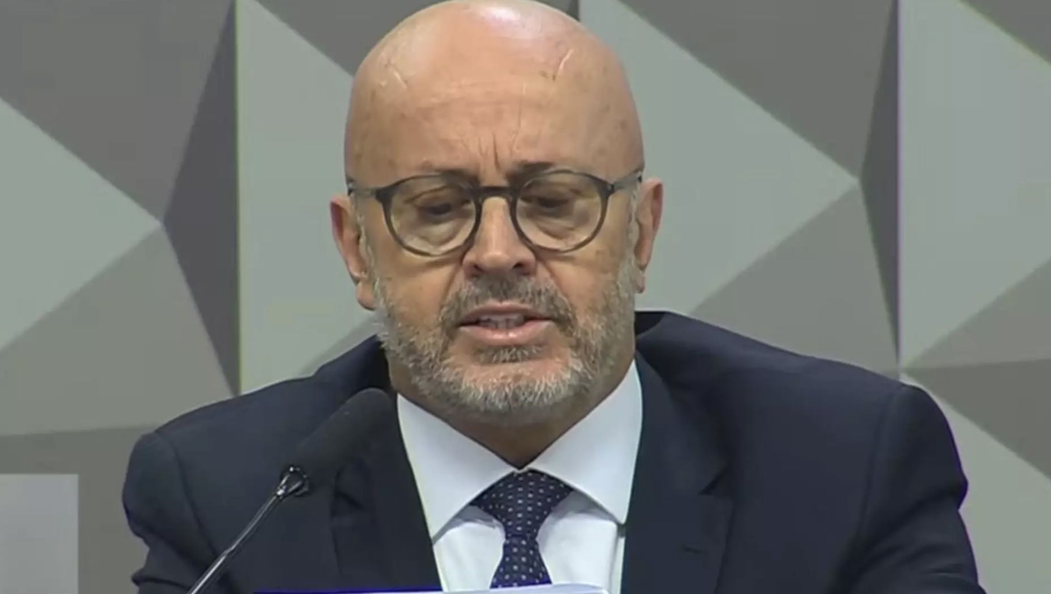 careca-do-inss-se-nega-a-respo