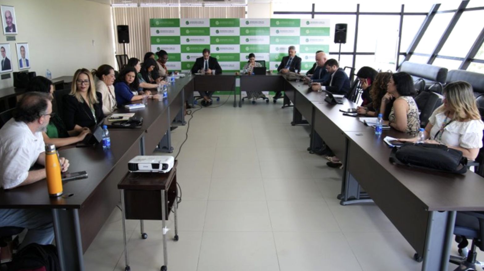 comitiva-interministerial-prop