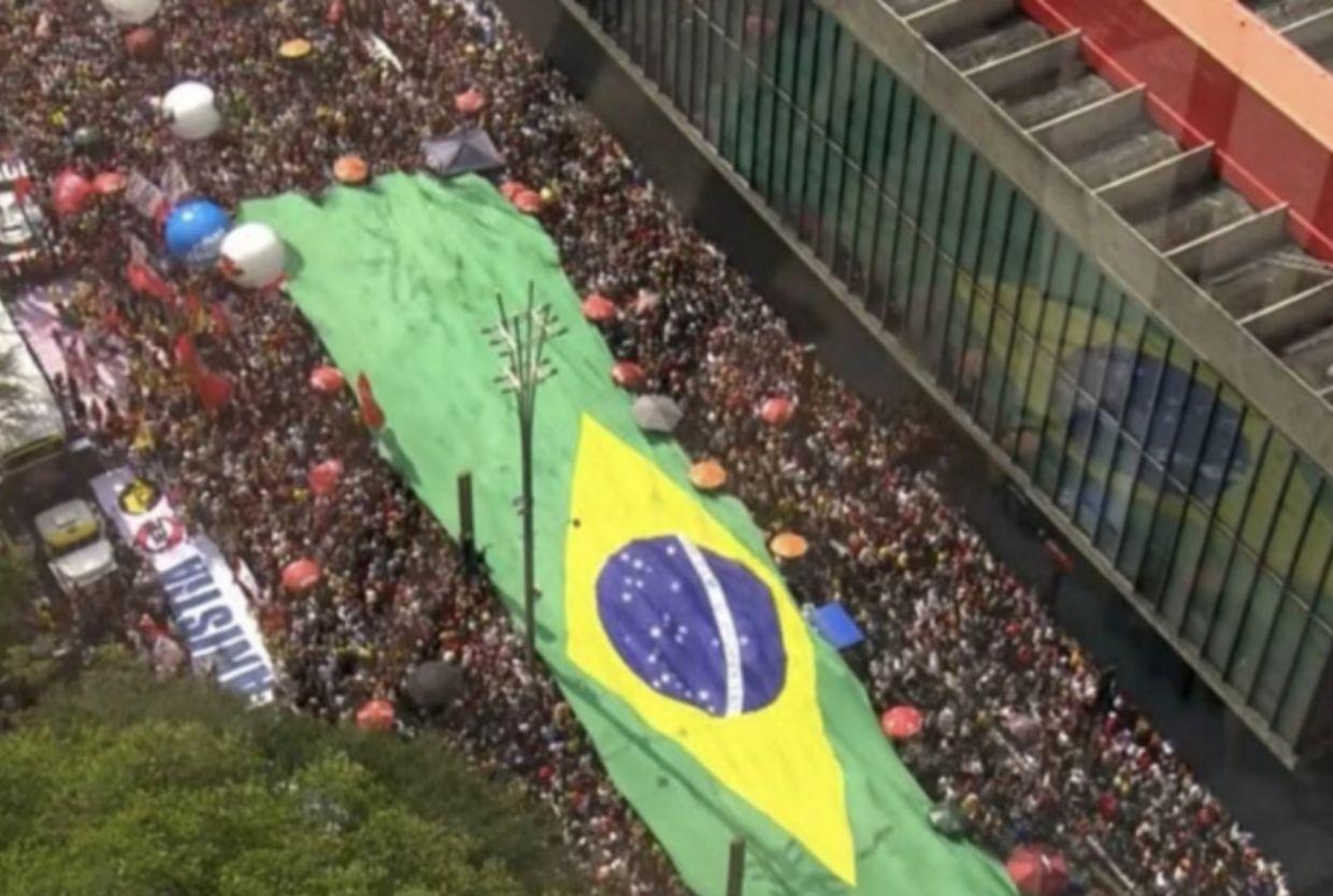manifestantes-vao-as-ruas-cont