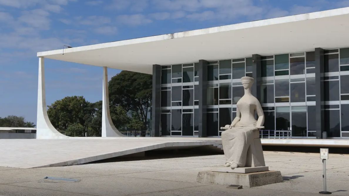 stf-e-praca-dos-tres-poderes-t