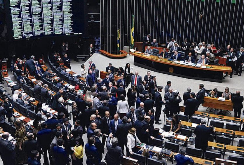 camara-aprova-licenca-menstrua