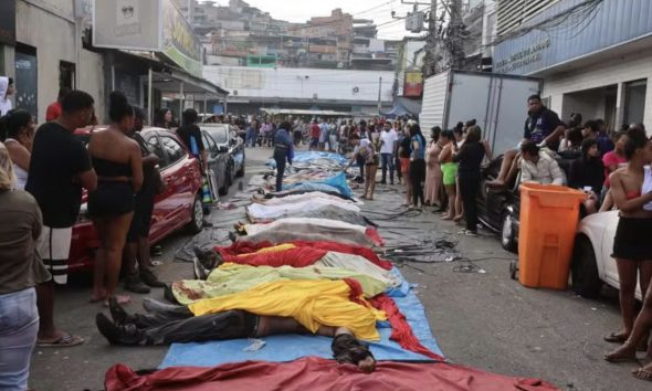 dezenas-de-corpos-sao-levados-