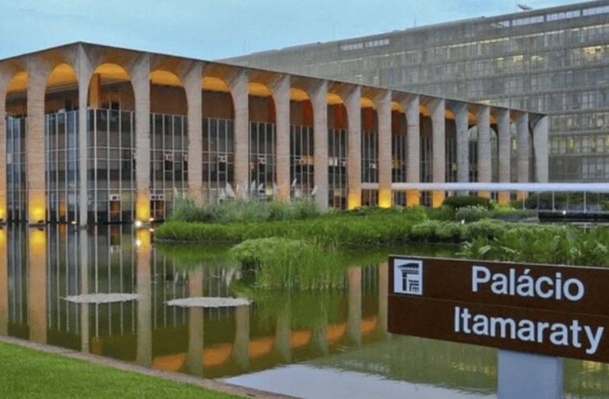governo-brasileiro-firma-pacto