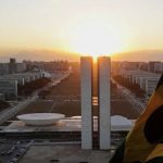 brasil-lidera-em-supersalarios