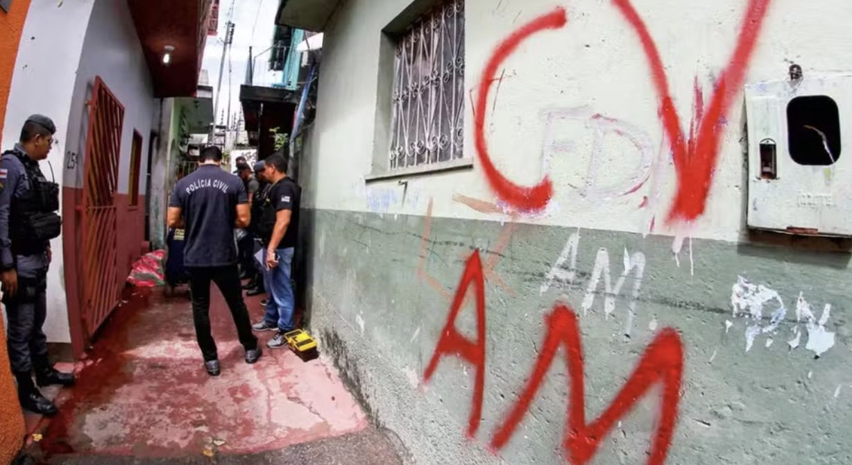 cv-trava-guerra-com-pcc-por-ro