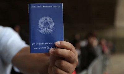 desemprego-cai-a-54-e-atinge-m