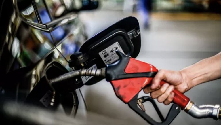 gasolina-volta-a-ficar-mais-ca