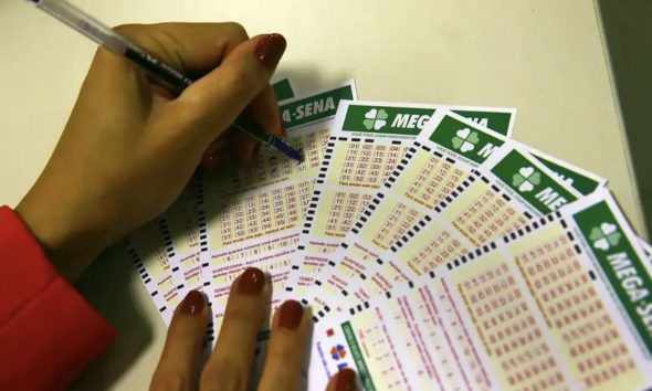 premio-da-mega-sena-acumula-em