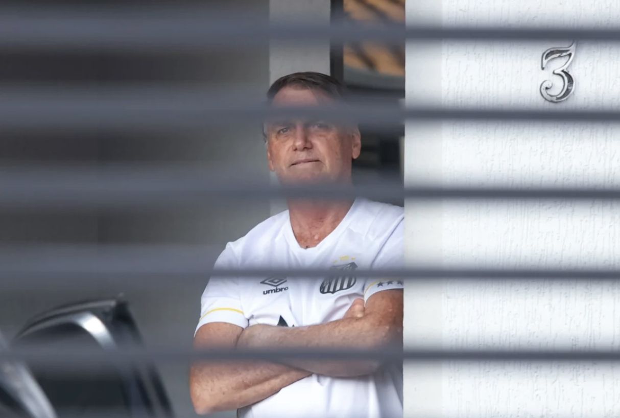 preso-bolsonaro-acumula-aposen