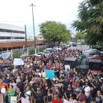 professores-encerram-greve-apo