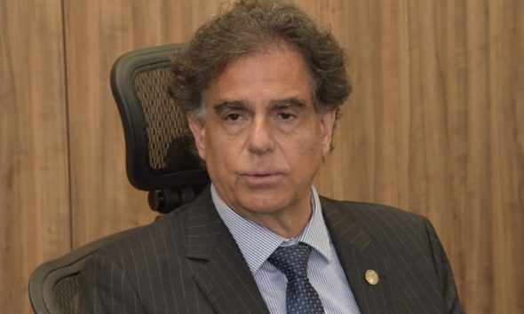 salario-de-juizes-esta-fora-do