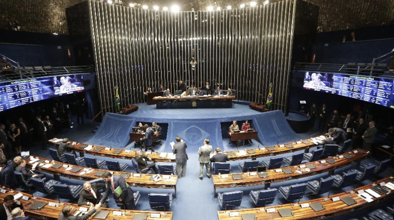 senado-aprova-aposentadoria-es