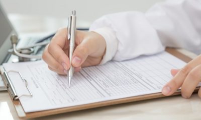 atestados-medicos-de-papel-con