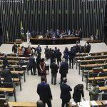 camara-dos-deputados-adia-anal