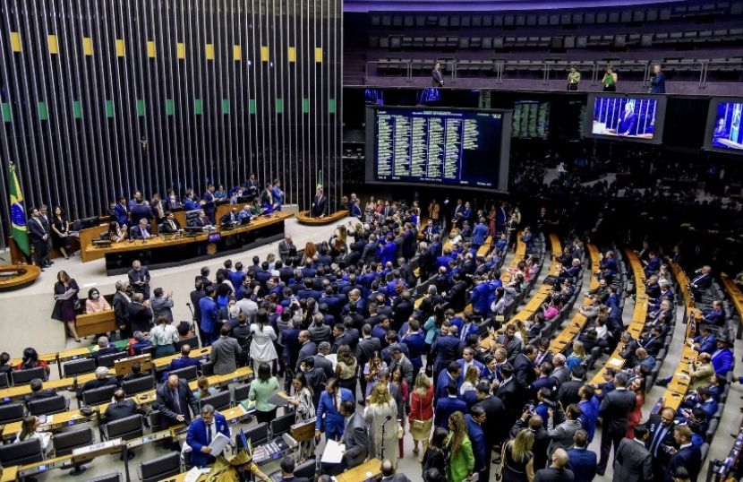 comissao-de-camara-aprova-port