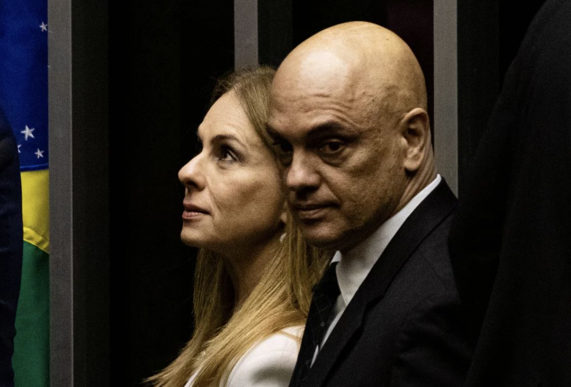 contrato-do-master-com-mulher-