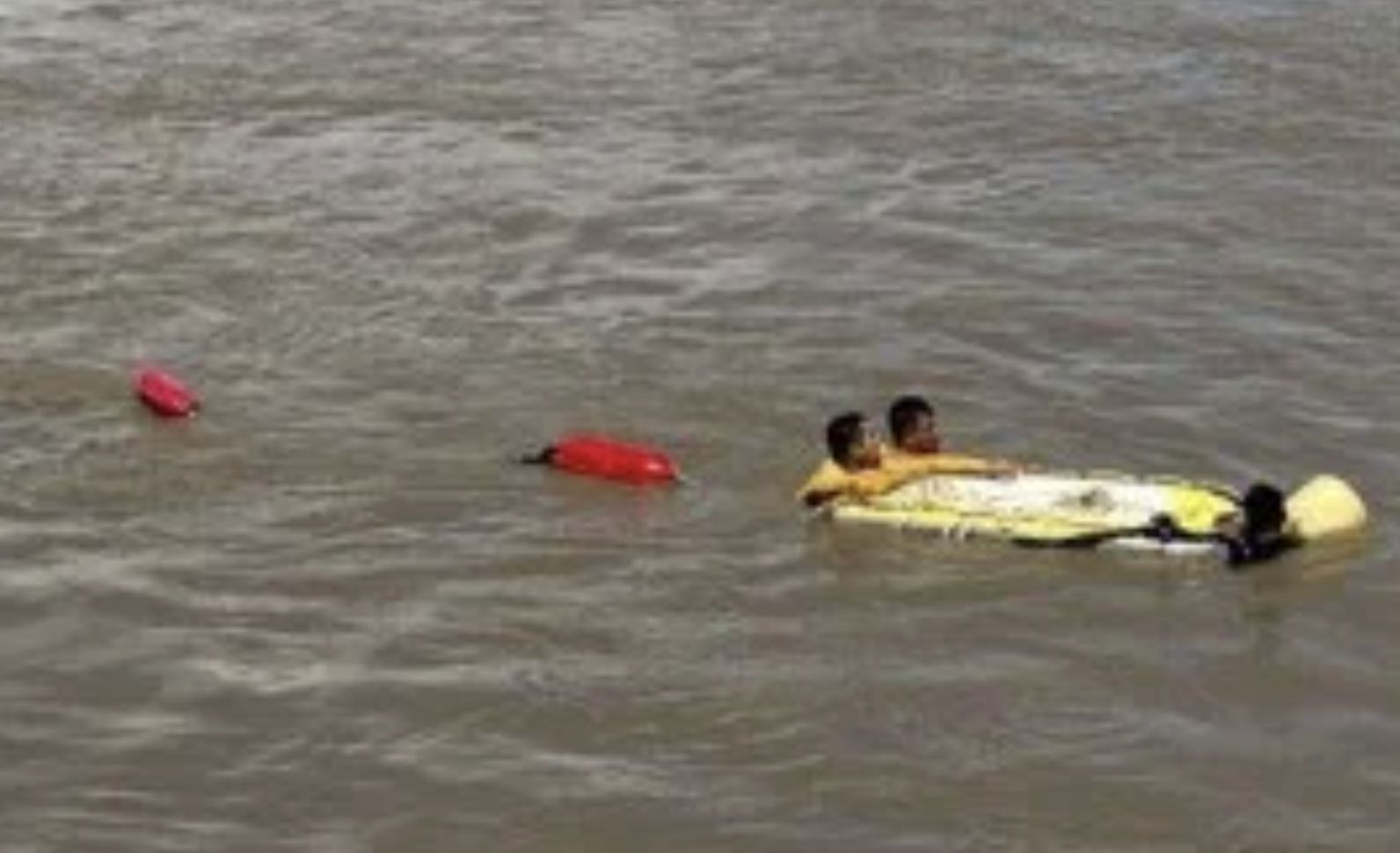 naufragio-deixa-ao-menos-12-mo