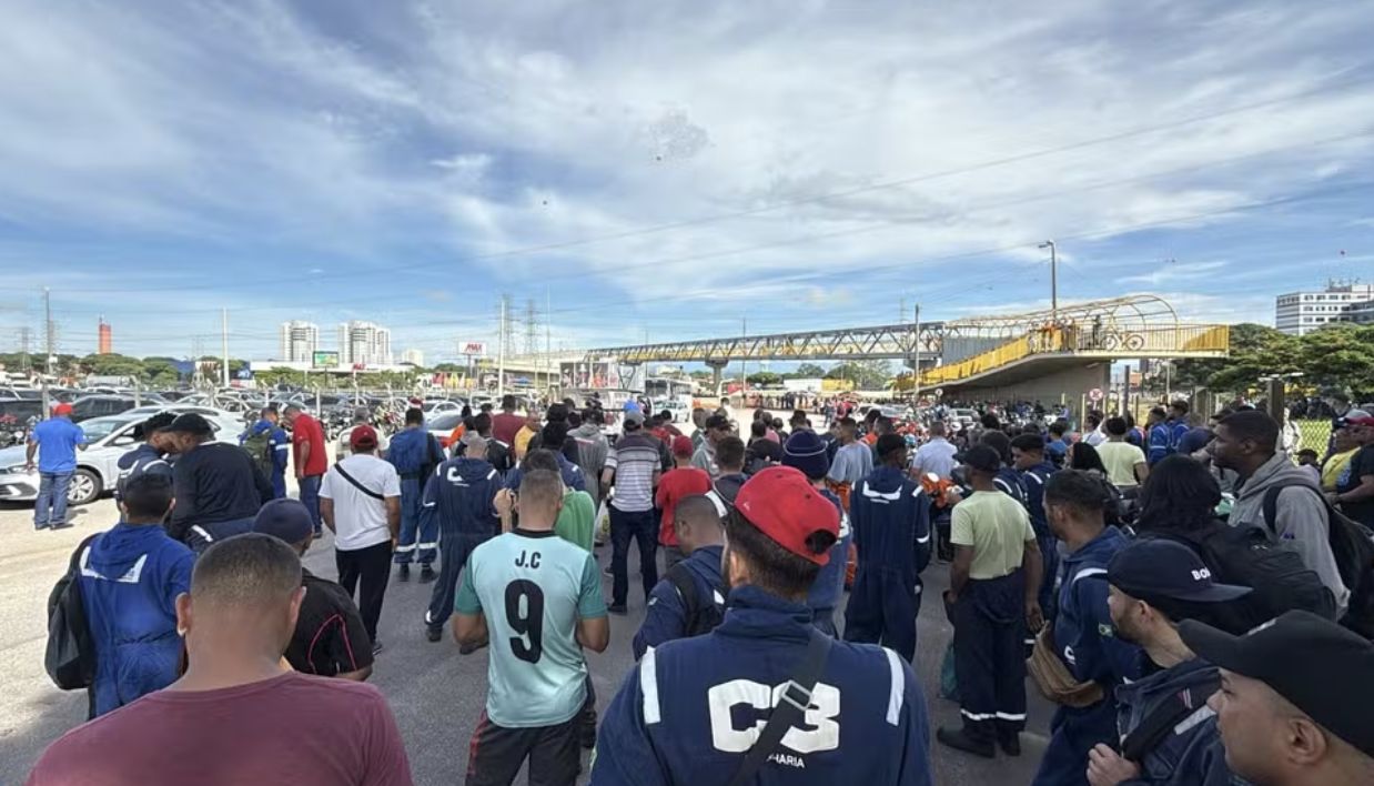 petroleiros-iniciam-greve-naci