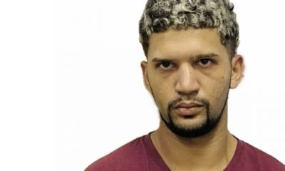 policia-prende-motociclista-su